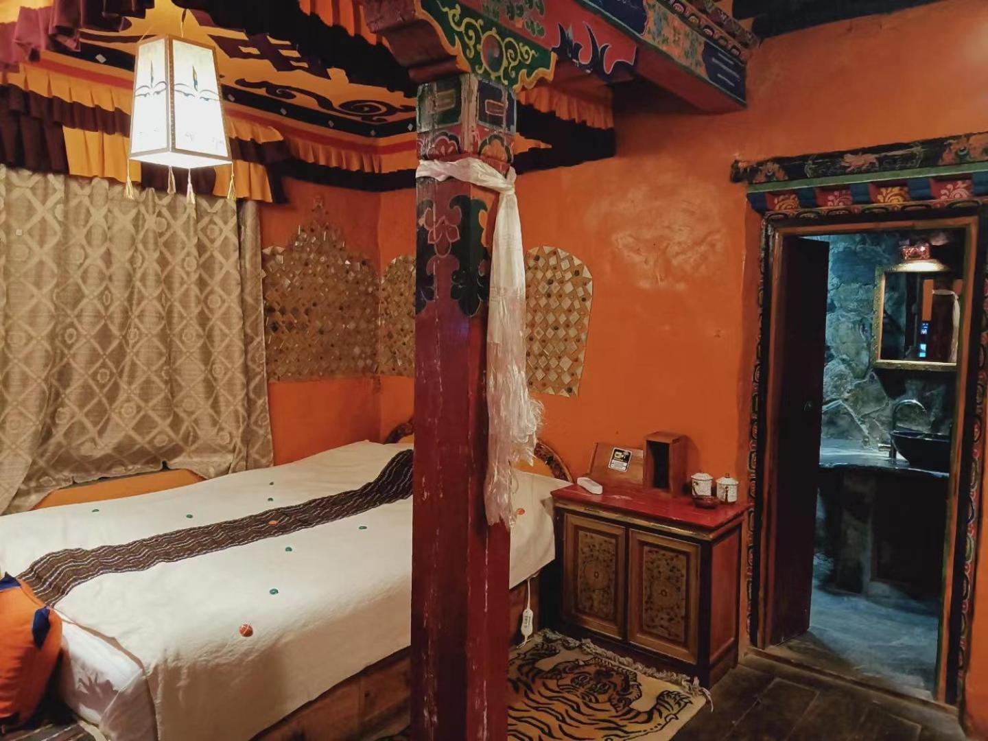Shambhala Palace Hotel Lhasa Exterior foto
