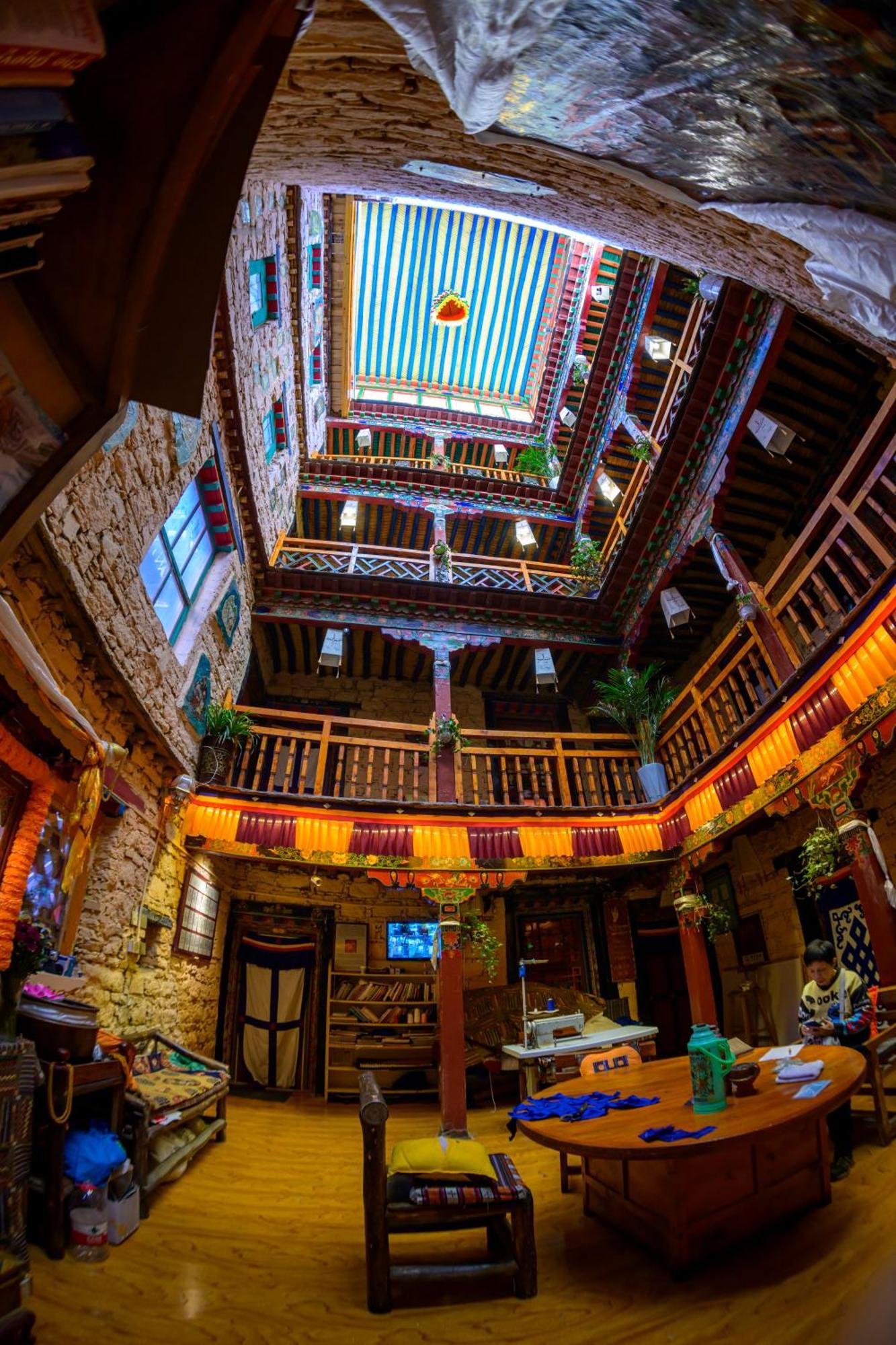 Shambhala Palace Hotel Lhasa Exterior foto